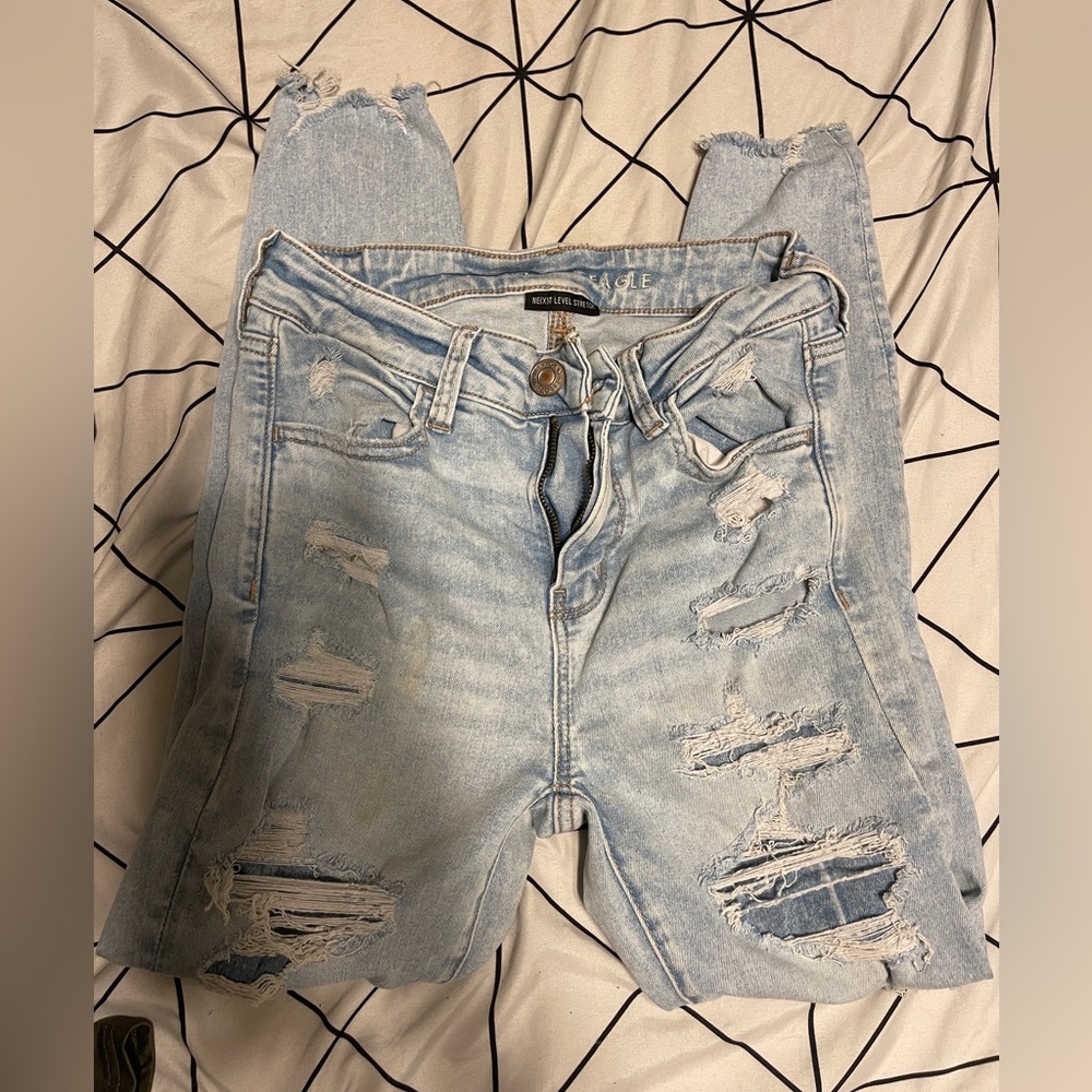 Women’s American Eagle Ripped Jeans - size 4